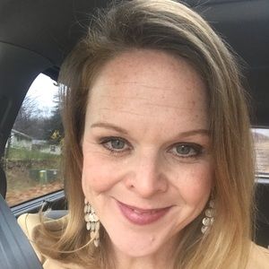 Meet your Posher, Angie